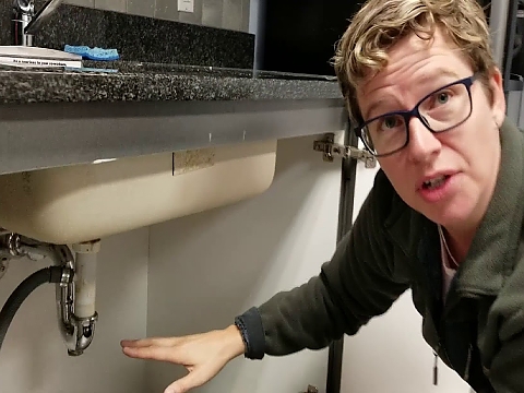 How to Shut off Water